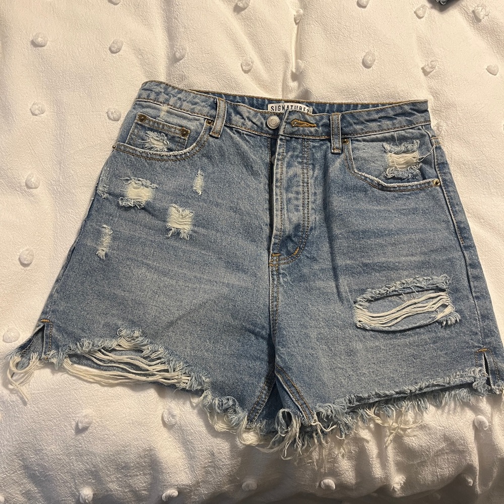 High rise denim shorts. Signature 8 brand from a boutique
